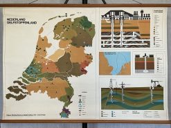 Oude schoolkaart Nederland Delfstoffenland
